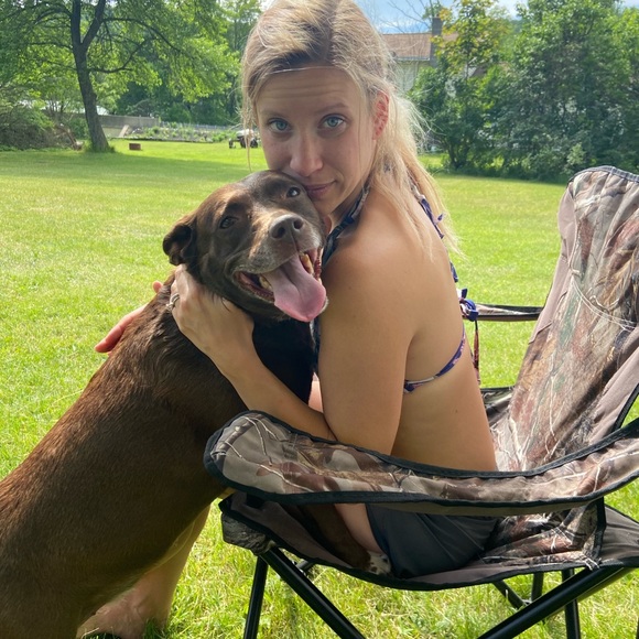 Meet your Posher, Jessica PS ALWAYS up for a great TRADE - Picture 15 of 16